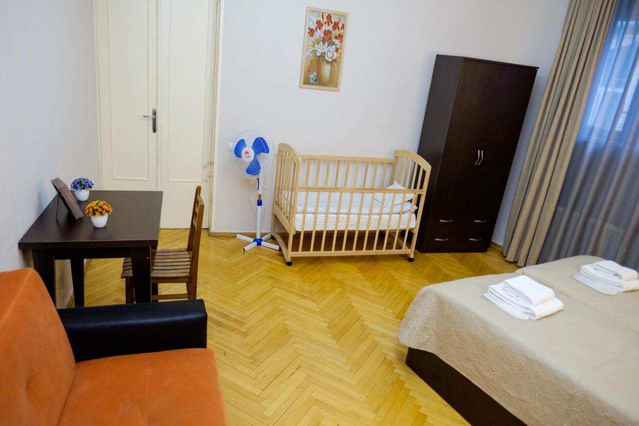 Apartment Rome Tbilisi Buitenkant foto
