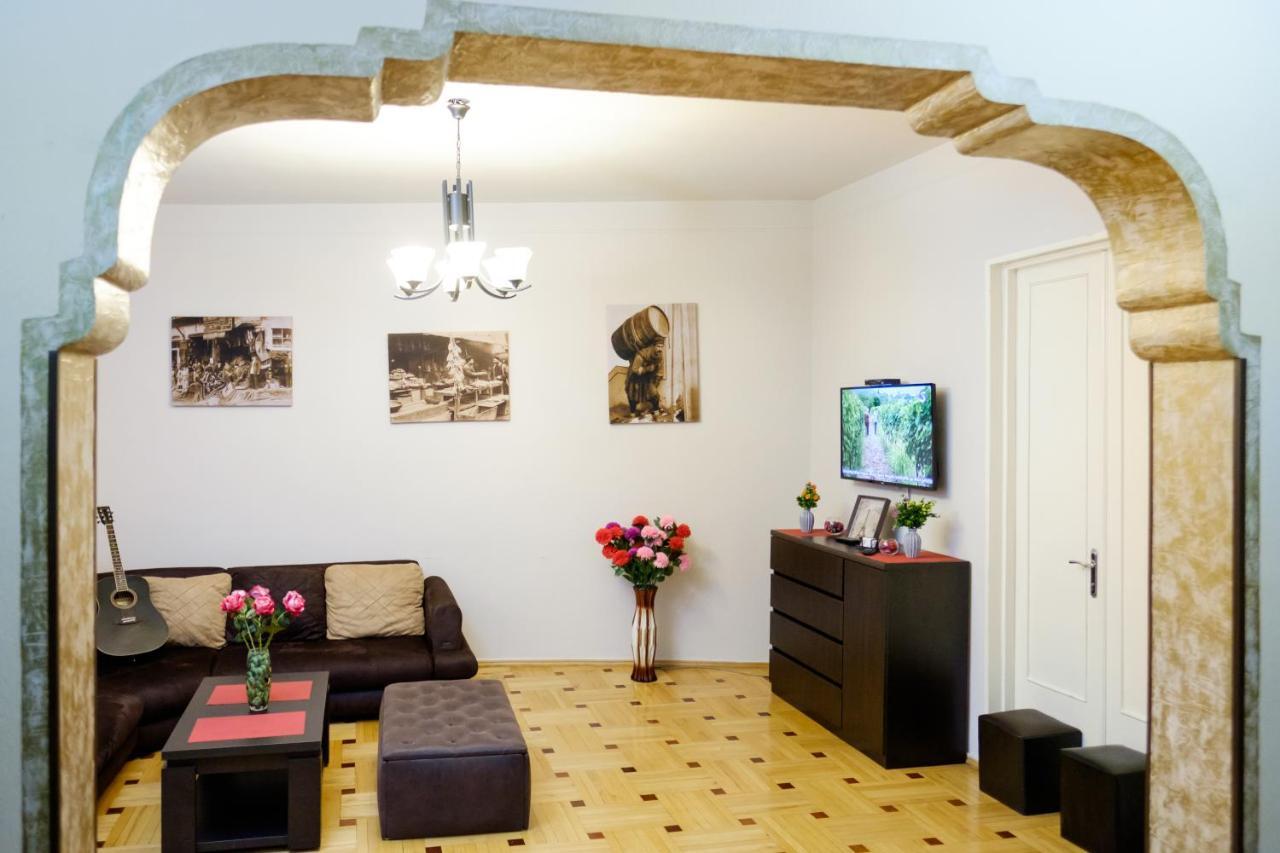 Apartment Rome Tbilisi Buitenkant foto
